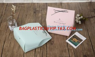 China Luxury Clothes paper carrier bag for packing,Customize gold embossed Logo made by 240gsm textured paper Gift Shopping Pa supplier