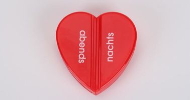 one week 28case plastic spring pill container travel pill case, one day 4case heart shape pill container pill case medic supplier