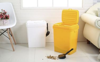 Pet food plastic pails with lid, dog /cat food plastic bucket/barrels, square plastic pail bucket with handle and lid fo supplier