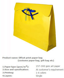 China suppliers Luxury Christmas Paper Gift Carrier Bag Wholesale,Low Cost Ribbon Handle Gift Carrier Custom Made Design supplier