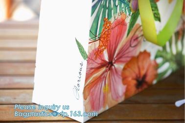 China manufacturer matt lamination christmas gift paper bag with cotton handle,New Design White Handmade Paper Bag pack supplier